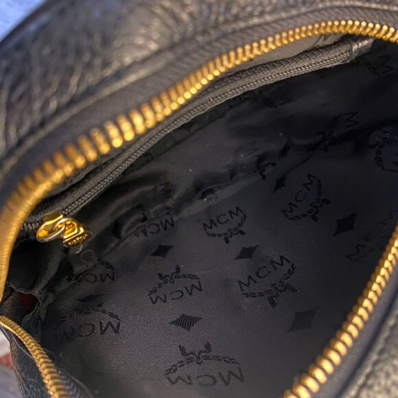 Vintage MCM Black Pebbled Leather Canteen / Tambourine Bag (Germany) - Picture 8 of 12